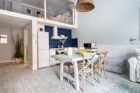 Kuchyň nebo kuchyňský kout v ubytování Le Méditarranéen de COUP DE COEUR APPARTEMENTS