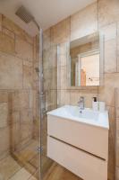 Łazienka w obiekcie CHARMANT STUDIO RENOVÉ 150m DE MONACO