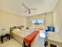 Postel nebo postele na pokoji v ubytování Villa Los Lirios Puerto Banus - EaW Homes