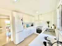 Kuchyň nebo kuchyňský kout v ubytování Villa Los Lirios Puerto Banus - EaW Homes