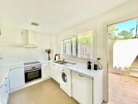 Kuchyň nebo kuchyňský kout v ubytování Villa Los Lirios Puerto Banus - EaW Homes