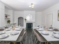 Posezení v ubytování Alcombe House