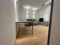 Telewizja i/lub zestaw kina domowego w obiekcie Adriatico Luxury Apartments
