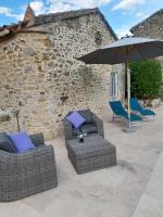 Posedenie v ubytovaní La petite maison bleue avec piscine