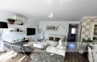 TV a/nebo společenská místnost v ubytování Ático Deluxe - Gran terraza con vistas panorámicas - Piscina - PARKING GRATIS