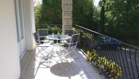 Balkon lub taras w obiekcie Superb contemporary 2 bed villa +private pool