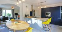Kuchnia lub aneks kuchenny w obiekcie Superb contemporary 2 bed villa +private pool