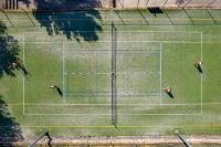 Tenis alebo squash v ubytovaní Room accomodation Jezera Lovišća alebo jeho okolí
