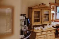 Zestaw do parzenia kawy i herbaty w obiekcie Landhotel Gschirnwirt