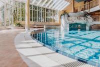 Basen w obiekcie Landhotel Gschirnwirt lub w pobliżu