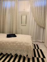 Posteľ alebo postele v izbe v ubytovaní Gemütliches Appartement in Ano Poli
