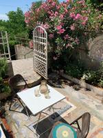 Vonkajšia záhrada v ubytovaní Gemütliches Appartement in Ano Poli