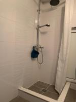 Kúpeľňa v ubytovaní Gemütliches Appartement in Ano Poli