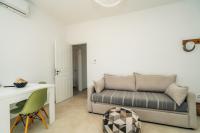 Posezení v ubytování La Maison de Lilac-Luxurious Olive Grove apartments