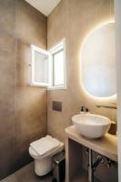 Koupelna v ubytování La Maison de Lilac-Luxurious Olive Grove apartments