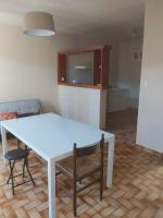 Kuchyňa alebo kuchynka v ubytovaní Maison aigueleze au bord du tarn