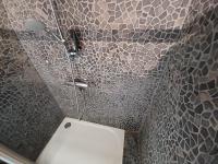 Kúpeľňa v ubytovaní L'Eau-Dyssée, clim, parking privé, jardin