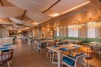 Un restaurante u otro lugar para comer en Holiday Inn Resort Samui Bophut Beach by IHG