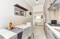 A kitchen or kitchenette at BDC - Prestige 3Bdr 3Bath in Monti District