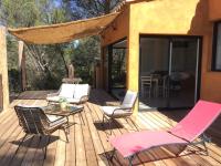 Patio alebo iná vonkajšia časť ubytovania Avignon : Le Mas Cott, le paradis dans la nature