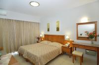 Posteľ alebo postele v izbe v ubytovaní Nektar Beach Hotel