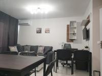 Posezení v ubytování New The Twins Varna Two-Bedroom, Apt 5 at 15 Tsani Ginchev Street, floor 3