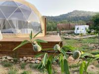 Nespecifikovaný výhled na hory nebo výhled na hory při pohledu z luxury tent