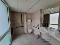 A bathroom at Logis Hotel La Closerie