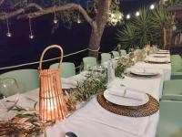 A restaurant or other place to eat at Cortijo Vacas Gordas Villas