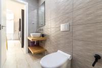 A bathroom at Allo Apartments San Roque 2ºA
