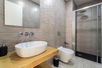 A bathroom at Allo Apartments San Roque 2ºA