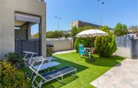 Vonkajšia záhrada v ubytovaní 3 Bedroom Stunning Home In Torrevieja