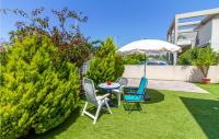 Vonkajšia záhrada v ubytovaní 3 Bedroom Stunning Home In Torrevieja