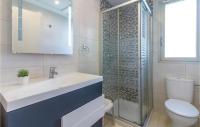 Kúpeľňa v ubytovaní 3 Bedroom Stunning Home In Torrevieja