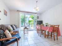 Telewizja i/lub zestaw kina domowego w obiekcie Maison au centre, 4 pers, parking, animaux, près du téléphérique - FR-1-296-437