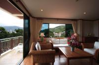 Ein allgemeiner Bergblick oder ein Berglick von des Hotels aus