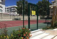 Tenis a/nebo squash v ubytování Beach Apartment Montemarcarihuela nebo okolí