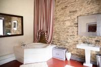 Kúpeľňa v ubytovaní Château du Boschet chambre Pierre de Lescouet