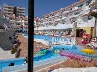 The swimming pool at or close to Penthouse ar okeana skatu
