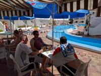 The swimming pool at or close to Penthouse ar okeana skatu