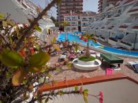 The swimming pool at or close to Penthouse ar okeana skatu