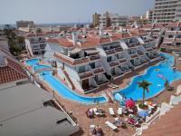 The swimming pool at or close to Penthouse ar okeana skatu