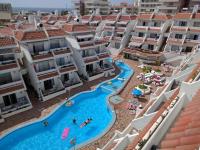 The swimming pool at or close to Penthouse ar okeana skatu