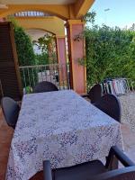 Balkón nebo terasa v ubytování Apartamento completo con piscina comunitaria y patio exterior
