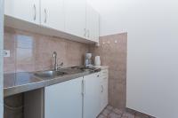 Kuchyňa alebo kuchynka v ubytovaní Apartment Brela 2717c