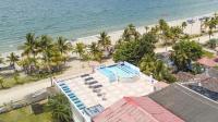 an aerial view of a beach and a swimming pool at Hotel Playa Divina in Coveñas