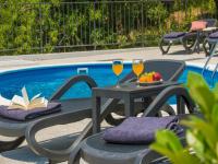 Bazén v ubytovaní Family Holiday Home Nest alebo v jeho blízkosti