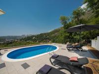 Bazén v ubytovaní Family Holiday Home Nest alebo v jeho blízkosti