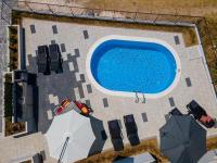 Bazén v ubytovaní Family Holiday Home Nest alebo v jeho blízkosti