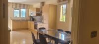 Kuchnia lub aneks kuchenny w obiekcie LUMINOSO APARTAMENTO San Roque Golf Club